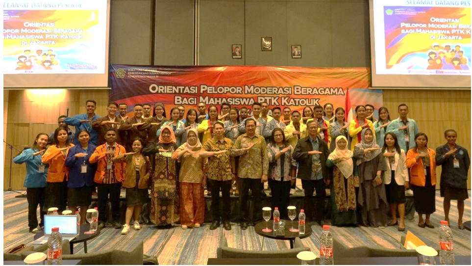 DOSEN DAN MAHASISWA STP ST PETRUS KEUSKUPAN ATAMBUA MENGIKUTI ORIENTASI PELOPOR PENGUATAN MODERASI BERAGAMA TINGKAT NASIONAL
