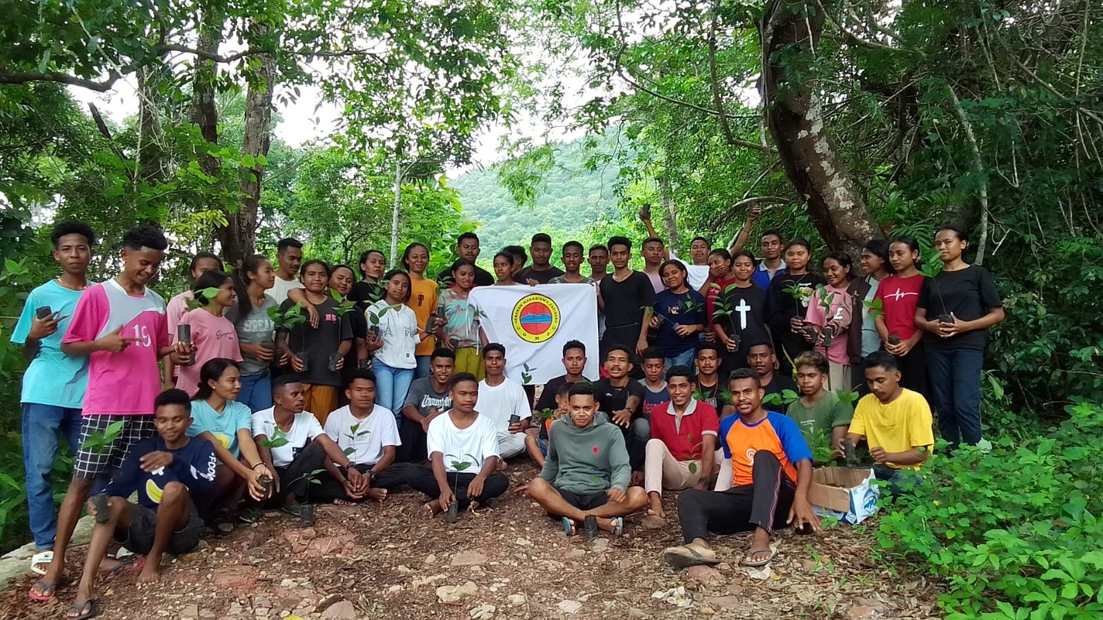 GMF GANDENG SENIOR DAN PARA TOKOH LAKUKAN GERAKAN CINTA LINGKUNGAN