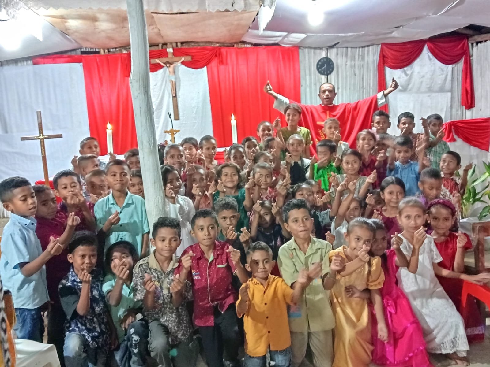 KOOR SDN PAPIN MERIAHKAN MISA HARI RAYA PENTAKOSTA