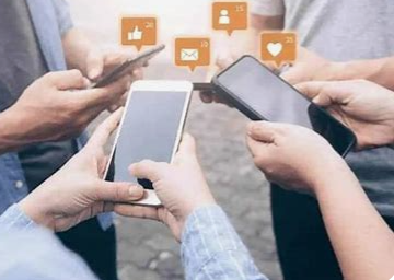 MEMBANGUN IMAN KAUM MUDA KATOLIK DI ERA DIGITAL: TANTANGAN DAN STRATEGI