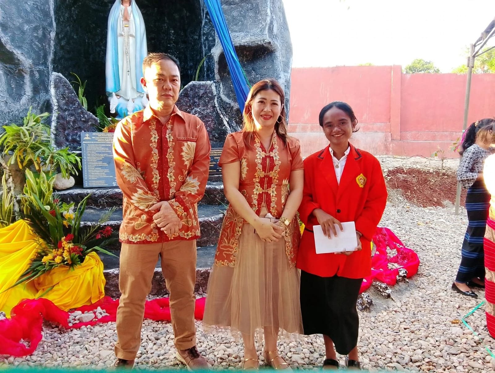 DONATUR GUA MARIA: MERAWAT ANUGERAH TUHAN
